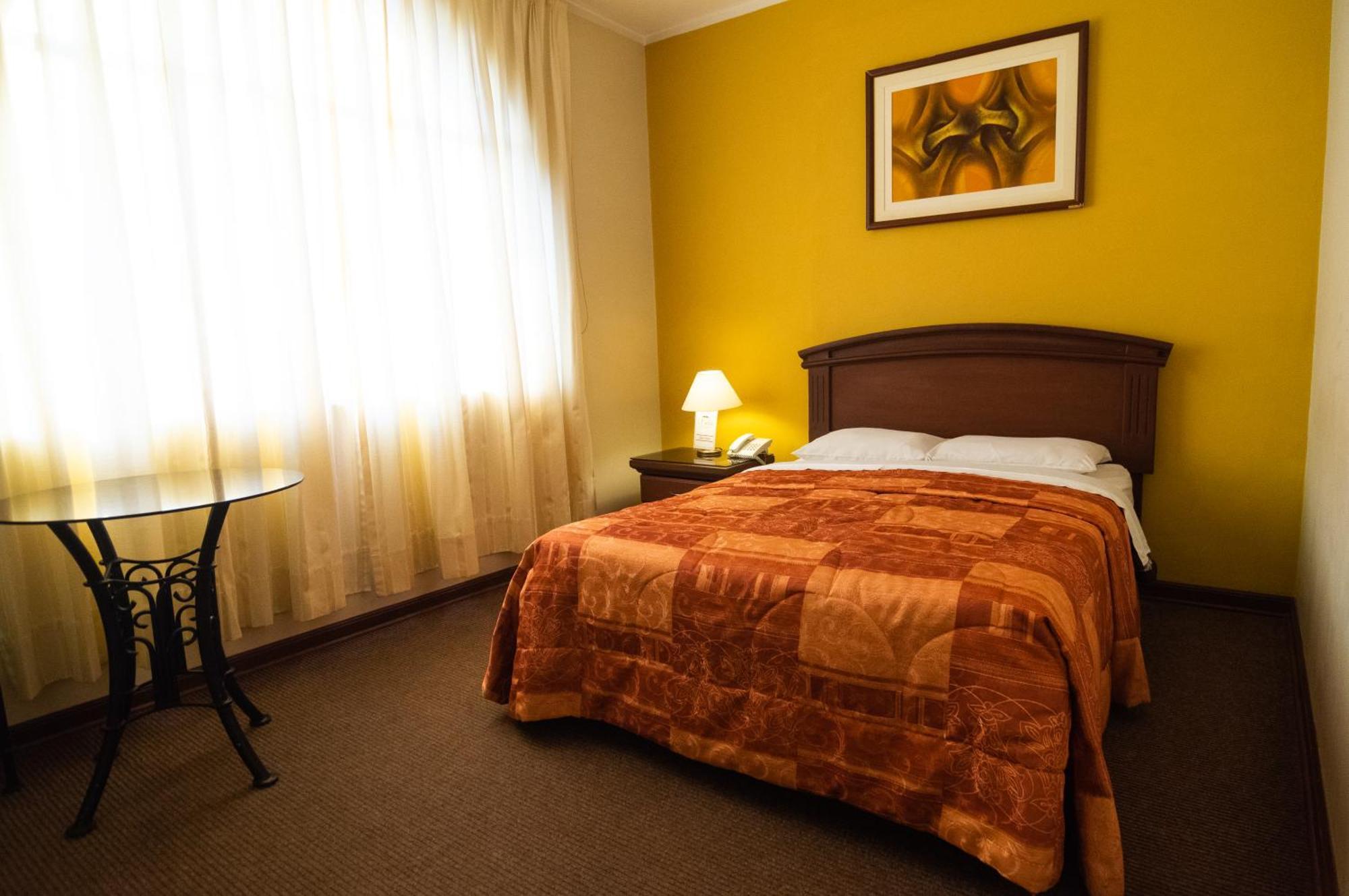 Hotel Sierra Dorada Аякучо Екстер'єр фото