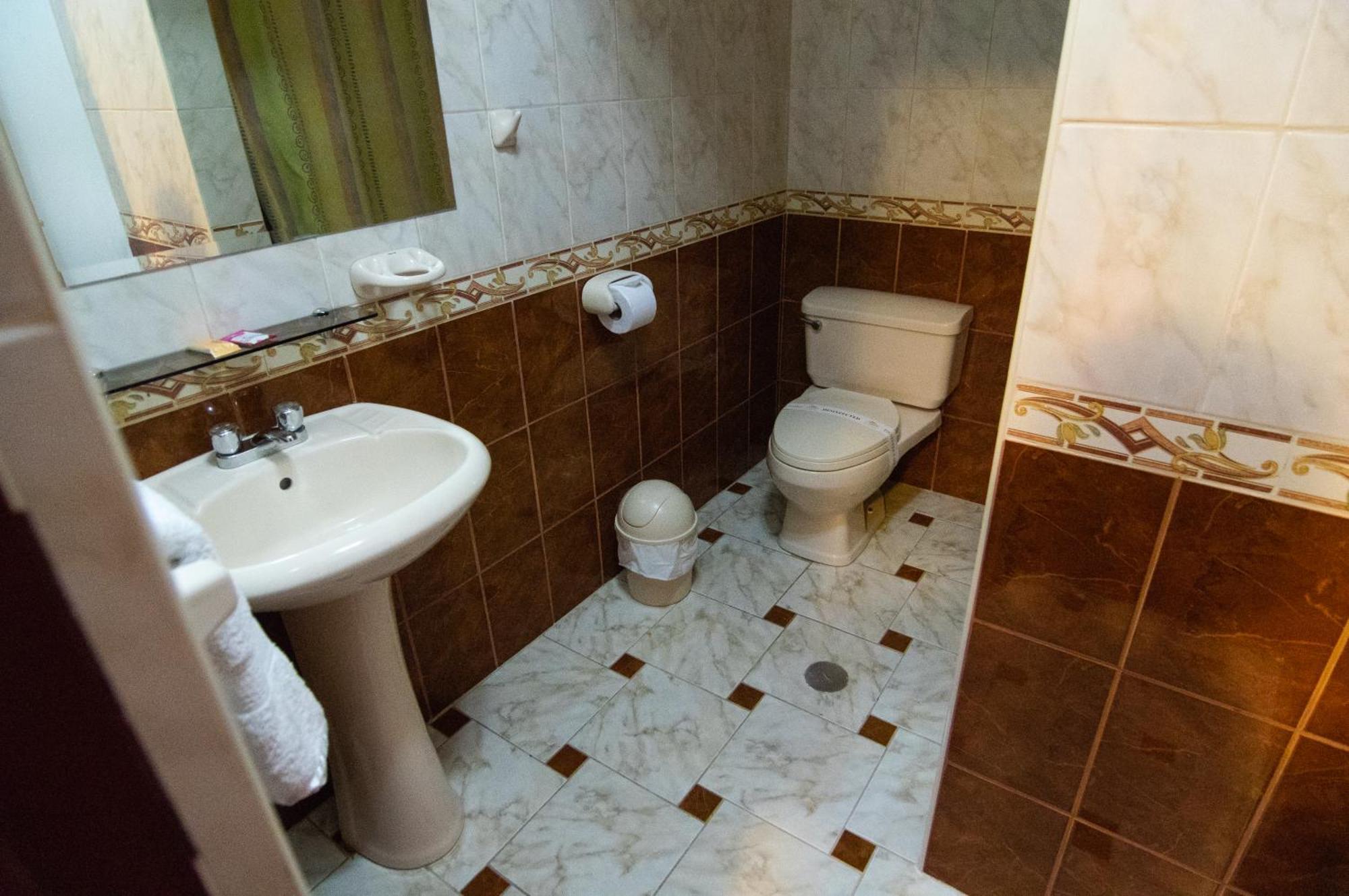 Hotel Sierra Dorada Аякучо Екстер'єр фото